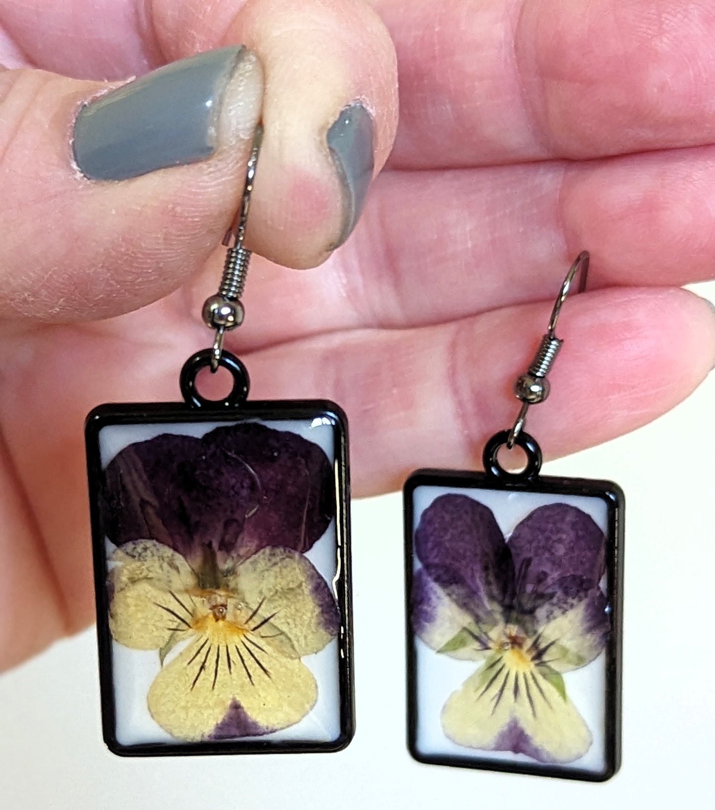 Viola/Violet Black Frame Earrings