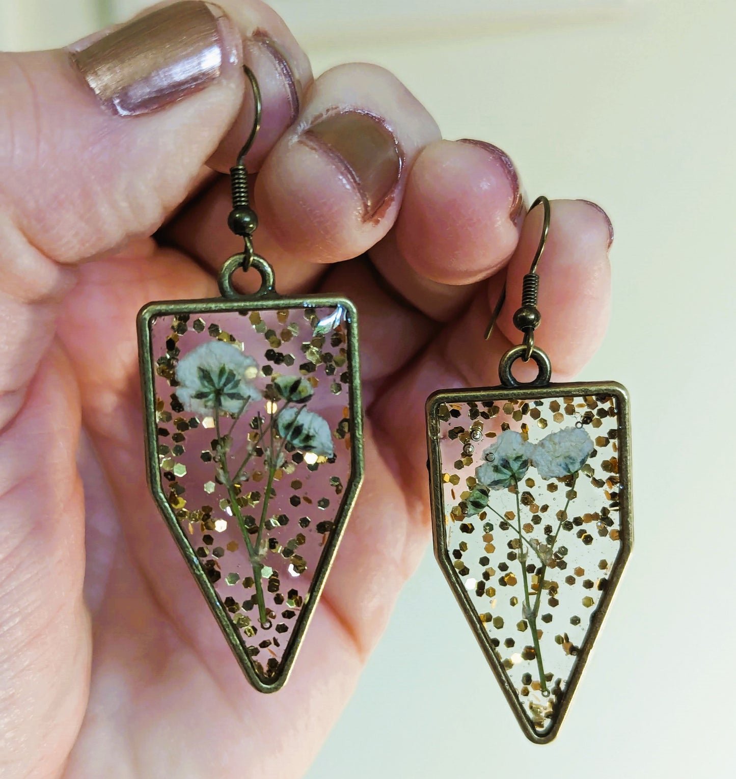 Baby's Breath & Glitter Arrow Earrings